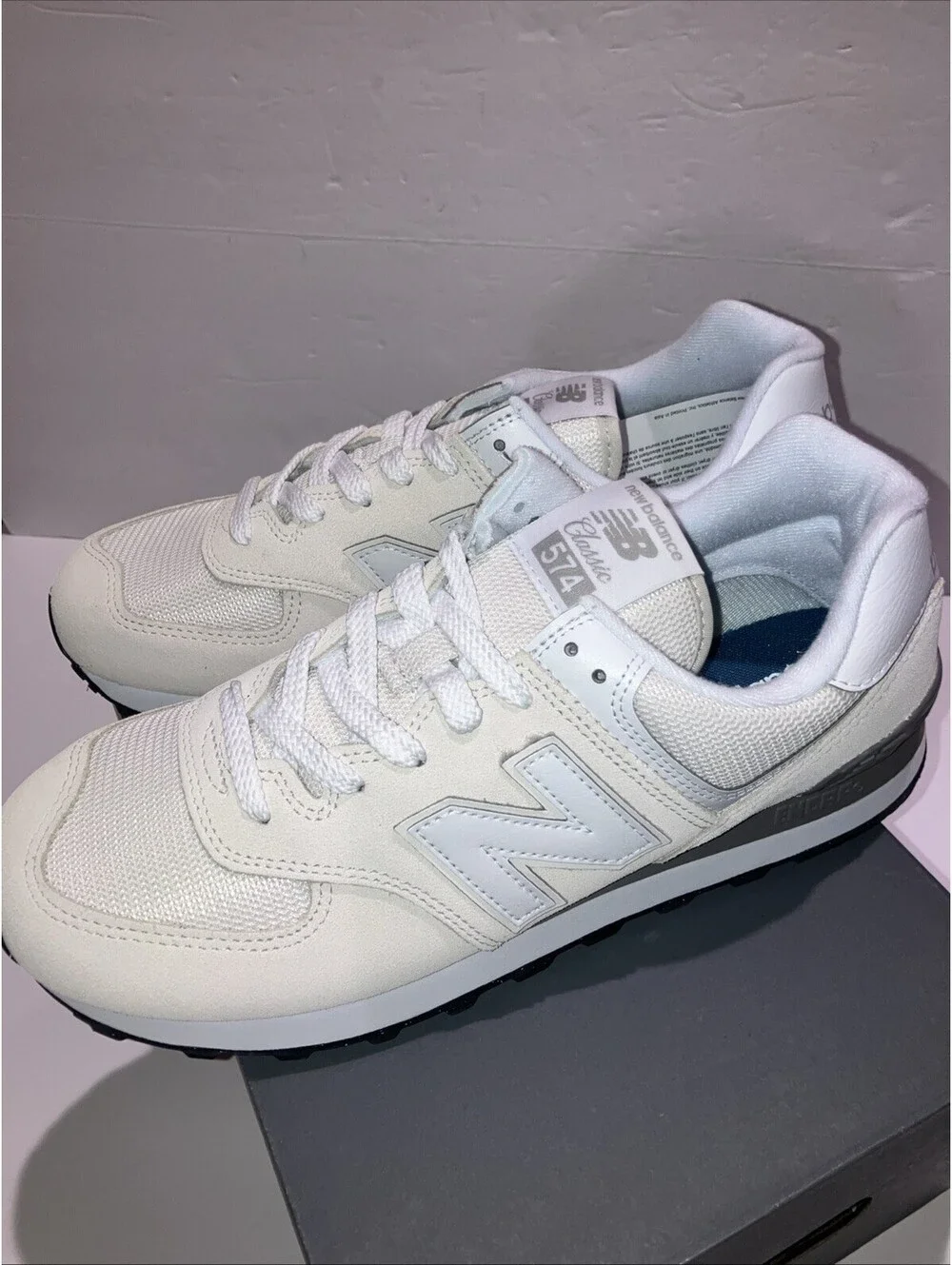 New balance 574 Core Nimbus Cloud White US Size Mens 8.5/Women’s 10 ML574EVW NEW